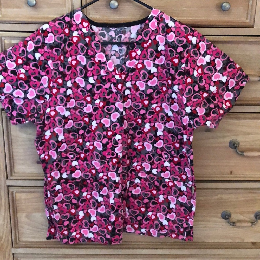 Tafford scrub top with hearts. No tag Medium-Large